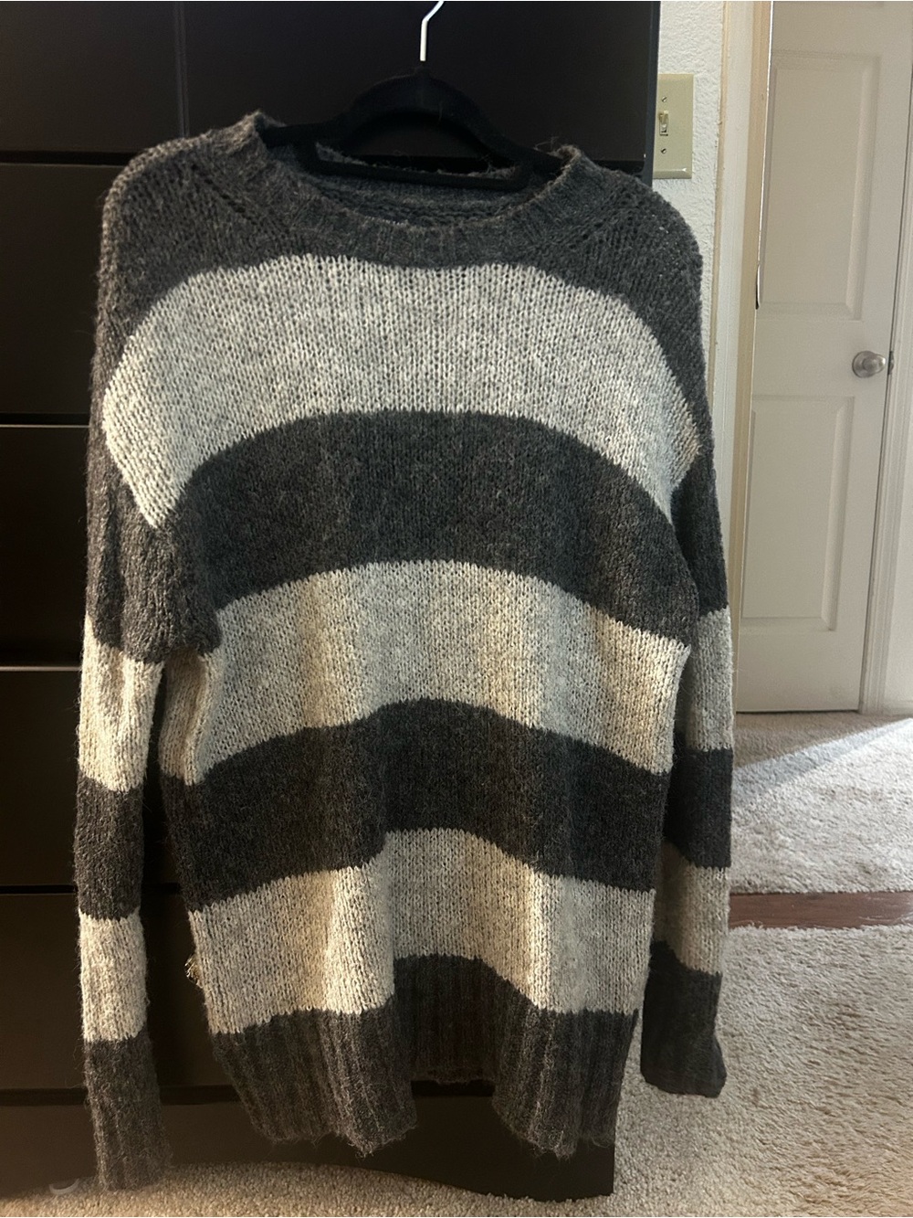 American Eagle Women’s Sweater